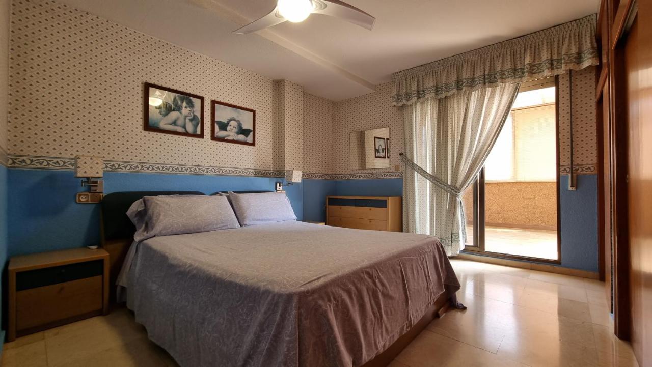 Atico Con Terraza Y 2 Habitaciones En Casco Antiguo Benidorm Kültér fotó
