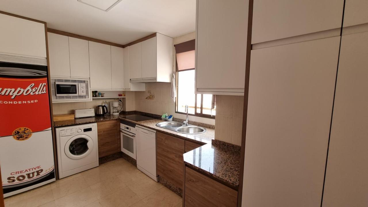 Atico Con Terraza Y 2 Habitaciones En Casco Antiguo Benidorm Kültér fotó