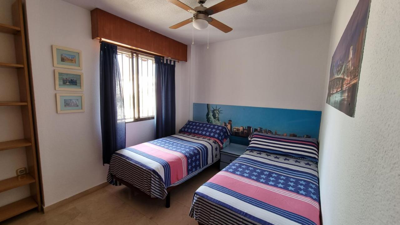 Atico Con Terraza Y 2 Habitaciones En Casco Antiguo Benidorm Kültér fotó